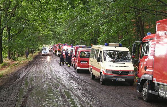 Die Prignitzer Brandschutzeinheit und die Katastrophenschutzeinheit des DRK fuhren mit 114 Kräften ins Einsatzgebiet nach Potsdam-Mittelmark. Foto: Landkreis Prignitz