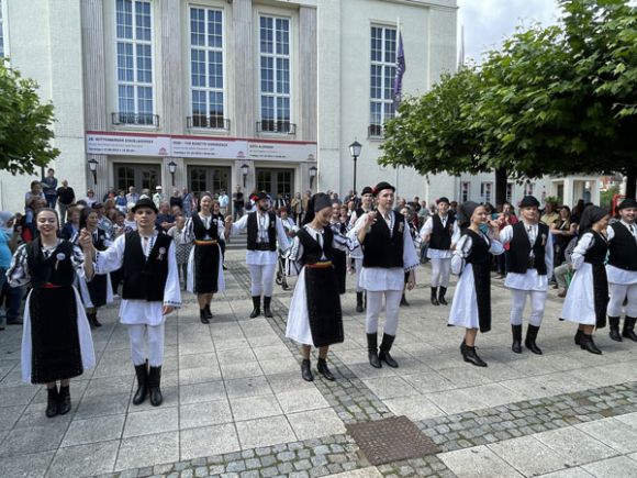 Auftritt des Folklore Ensembles „Augustin Bena“, (Landkreis Prignitz, M. Meier-Donau)