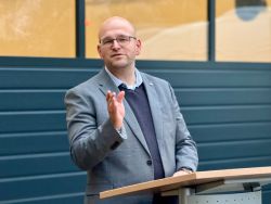 Landrat Christian Müller bei der offiziellen Übergabe der Rettungswache in Perleberg. (Foto: LK Prignitz)