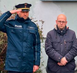 Mathias Ehrchen, Leiter der Polizeiinspektion Prignitz (l.) und Landrat Christian Müller (r.) Foto: Landkreis Prignitz