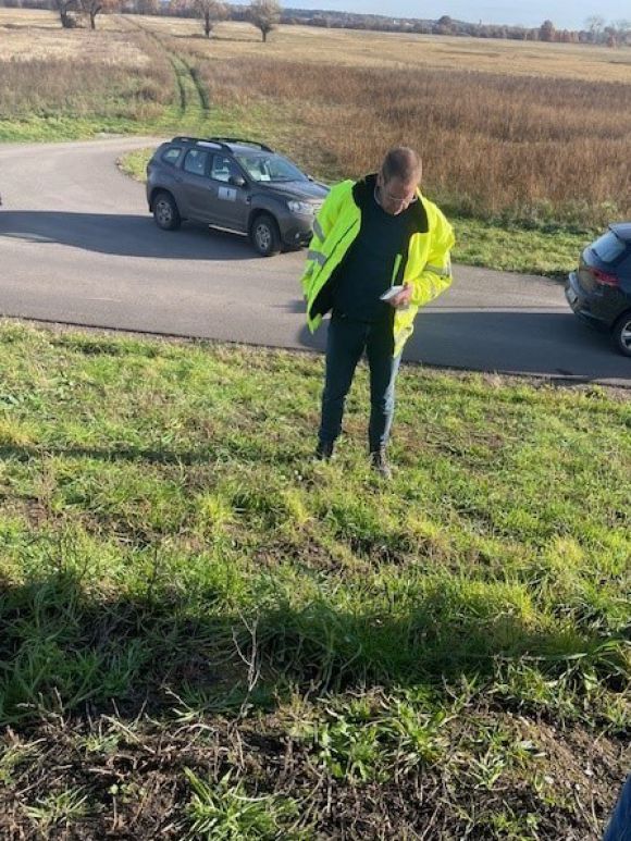 Bei Wentdorf sind die Deichbauarbeiten abgeschlossen. Bei der Deichschau wurde der Bereich nochmal nachkontrolliert. Foto: Landkreis Prignitz