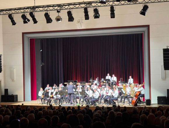 Das Landespolizeiorchester Brandenburg begeisterte mal wieder die Gäste im Wittenberger Kultur- und Festspielhaus. Foto: Natalie Ellenrieder / Landkreis Prignitz